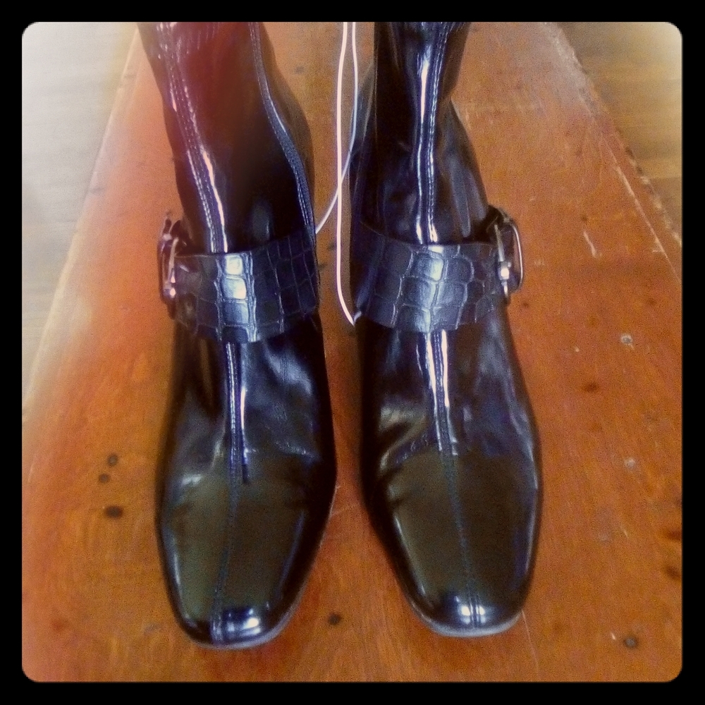 Etienne Aigner boots